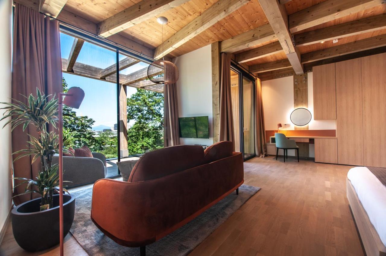 Na Stolbi Apartment *